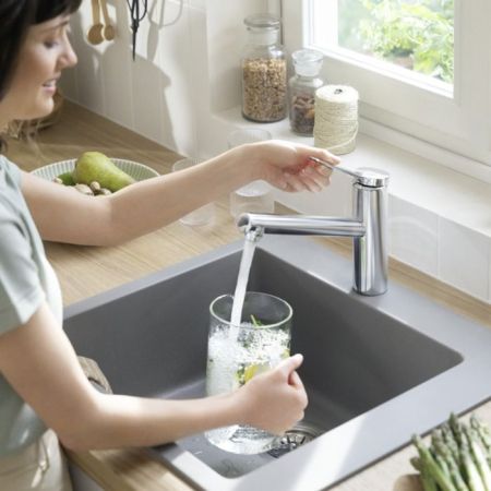 Смеситель для кухни, Hansgrohe, Zesis M33, тип открывания воды-однорычажный, тип регулирования воды-керамический картридж, монтаж-на раковину/столешницу, отверстия для монтажа-1, высота, мм-214, вынос излива, мм-220, тип излива-поворотный на 60°, 110° или, артикул 74802000