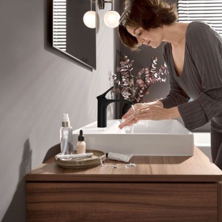 Смеситель для раковины, Hansgrohe, Vivenis, тип открывания воды-однорычажный, тип регулирования воды-керамический картридж, монтаж-на раковину/столешницу, отверстия для монтажа-1, высота, мм-168, вынос излива, мм-146, тип излива-неподвижный, донный клапан, артикул 75022670