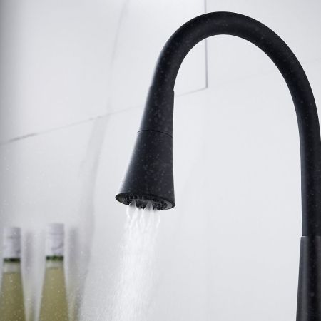 Смеситель для кухни с гибким изливом и режимом "душ" Rose R213H, черный