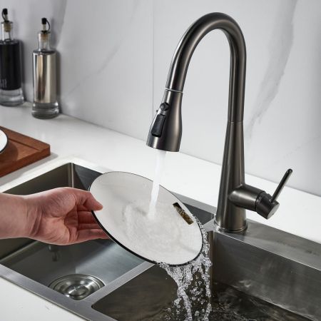 Смеситель для кухни с выдвижным изливом Shevanik S363T, оружейная сталь