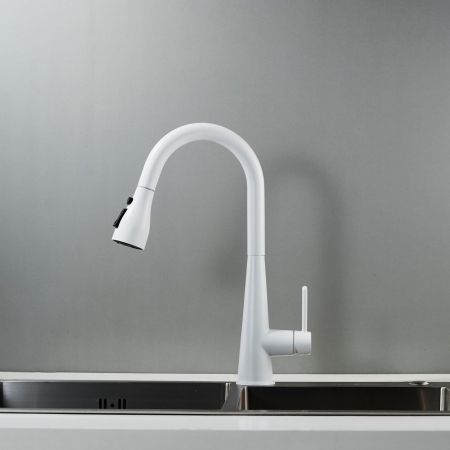 Смеситель для кухни с выдвижным изливом Shevanik S363C, белый