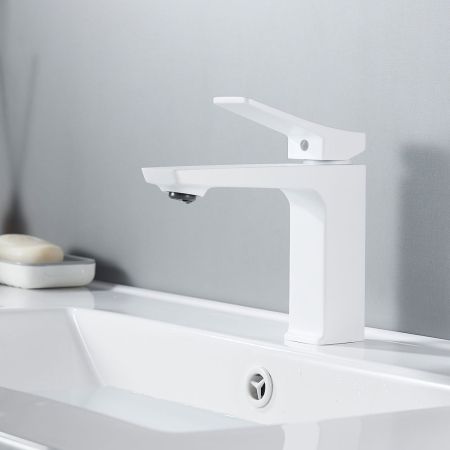 Смеситель для раковины Shevanik S4401C, белый