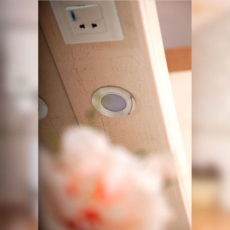 Зеркало со шкафчиком Бриклаер КАНТРИ 85S, бежевый дуб прованс, артикул КАНТРИ 85S