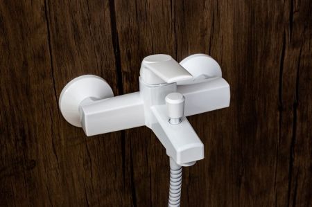 Смеситель для ванны Orange OneLife P02-100w Хром, артикул P02-100w