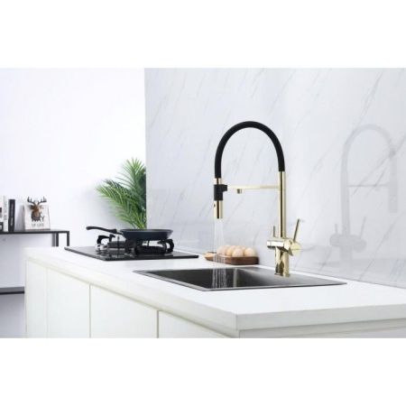 Смеситель для кухни Paulmark Magneto Ma213118-G Золото Черный