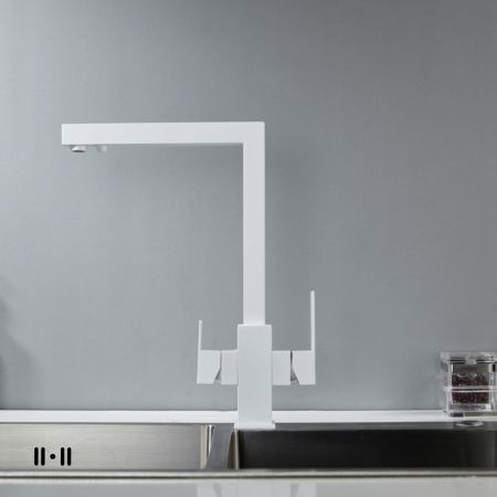 Смеситель для кухни с подключением фильтра Shevanik S148C, белый, артикул S148C