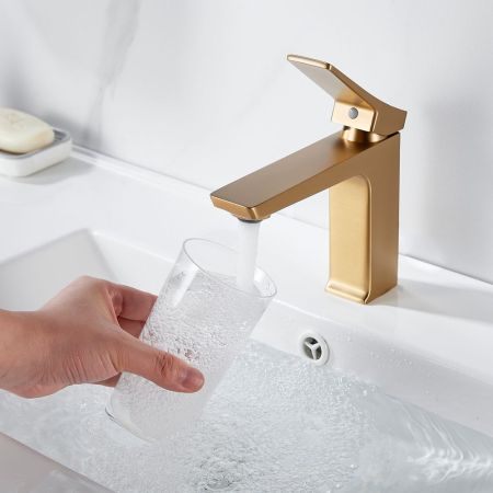 Смеситель для раковины Shevanik S4401G, золотой сатин, артикул S4401G