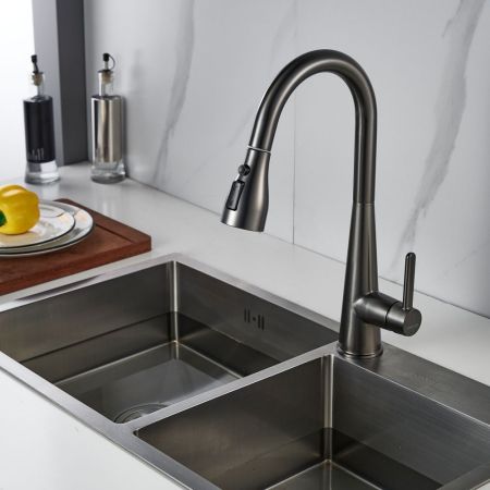 Смеситель для кухни с выдвижным изливом Shevanik S363T, оружейная сталь