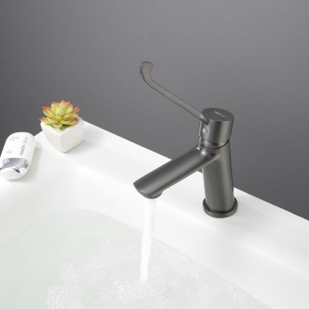 Смеситель для раковины с хирургической ручкой BELZ B10019-3, оружейная сталь