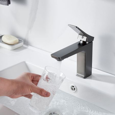 Смеситель для раковины Shevanik S4401T, оружейная сталь