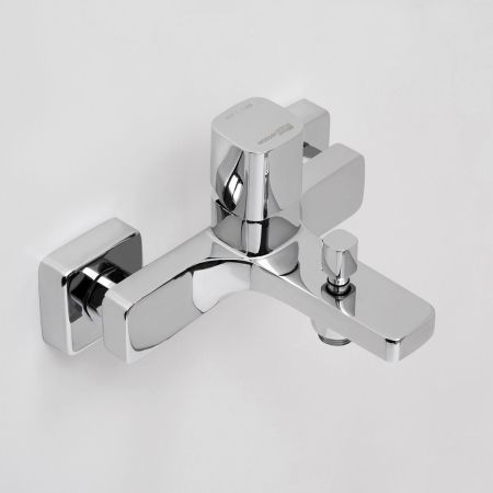 Naab 8601 Смеситель для ванны с коротким изливом, артикул 8601