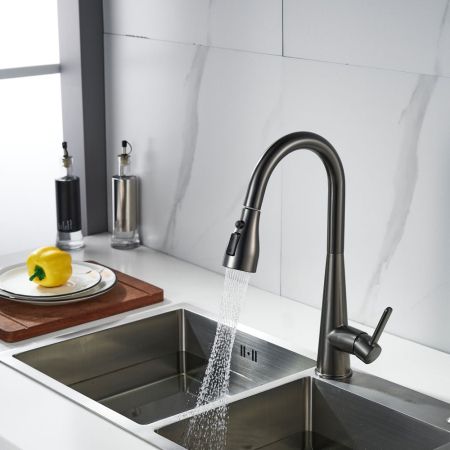 Смеситель для кухни с выдвижным изливом Shevanik S363T, оружейная сталь