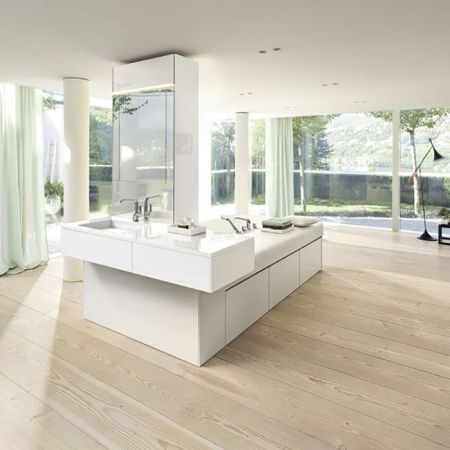 BURGBAD RC40 Композиция №2 1550х2605х2200мм, ванна со сливом-переливом, 3 ящика, подушка из белой искусств кожи, раков с 1 ящиком, зерк шкаф, цв белый, артикул SGJH302LF4514C0001*1