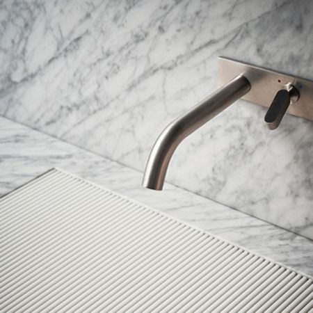 Agape Square Смеситель для раковины встроенный, однорычажный, излив: 25cм, цвет: глянец Agape Square Смеситель для раковины встроенный, однорычажный, излив: 25cм, цвет: глянец