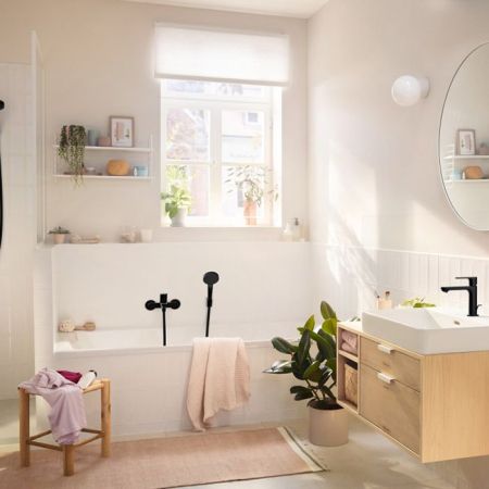 Смеситель для ванны и душа, Hansgrohe, Rebris S, тип открывания воды-однорычажный, тип регулирования воды-керамический картридж, монтаж-настенный, отверстия для монтажа-2, вынос излива, мм-173, регулируемое ограничение температуры, дивертер с переключател, артикул 72440670