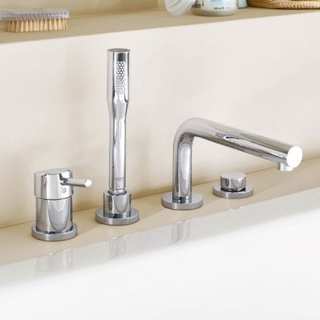 Смеситель для ванны GROHE Lineare New на 4 отверстия с душевым гарнитуром, хром (19577001) Смеситель для ванны GROHE Lineare New на 4 отверстия с душевым гарнитуром, хром (19577001)