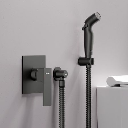 537510300 Gala Смеситель монтируемый в стену с гиг.душем, черный