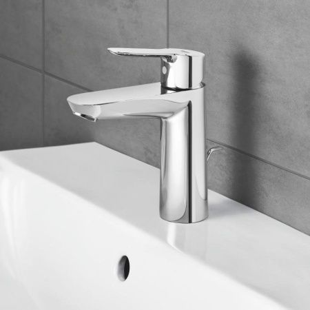 Смеситель для раковины GROHE BauLoop с донным клапаном, M-Size, хром (23762000) Смеситель для раковины GROHE BauLoop с донным клапаном, M-Size, хром (23762000)