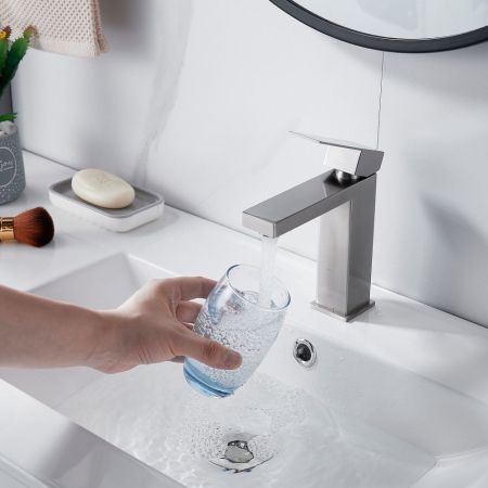 Смеситель для раковины Shevanik S7001L, сатин