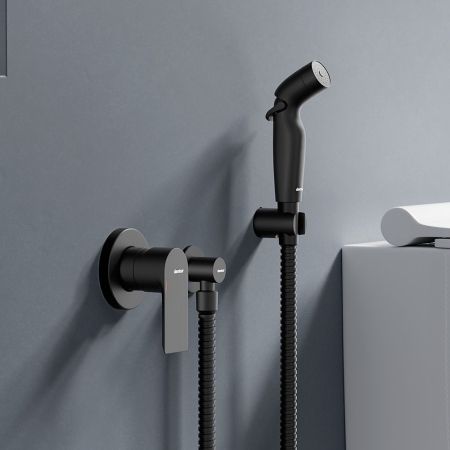 477510300 Apollo Смеситель монтируемый в стену с гиг.душем, черный