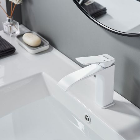 Смеситель для раковины Shevanik S4001C, белый, артикул S4001C