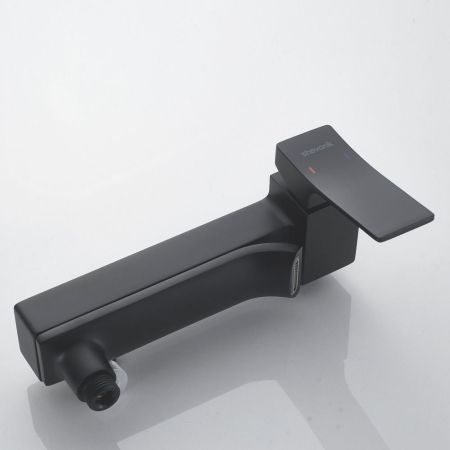 Смеситель для ванны Shevanik S4002H, черный