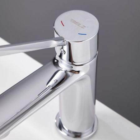 Смеситель для раковины с хирургической ручкой BELZ B10019, хром