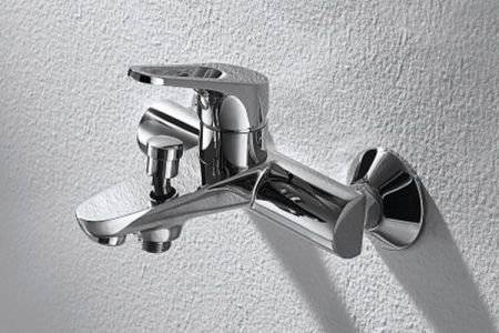 Смеситель для ванны Bravat Drop-D F648162C-01 Хром