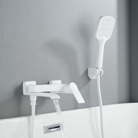 Смеситель для ванны Shevanik S4102C, белый