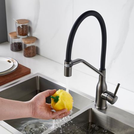 Смеситель для кухни с гибким изливом Shevanik S343T-3, оружейная сталь