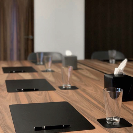 ADJ Прямоугольный плейсмат, 45x30 см., цвет: черный/серый, артикул 0002.01/03