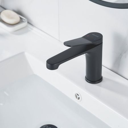 Смеситель для раковины Shevanik S6201H, черный