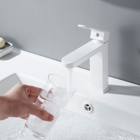 Смеситель для раковины Shevanik S4501C, белый