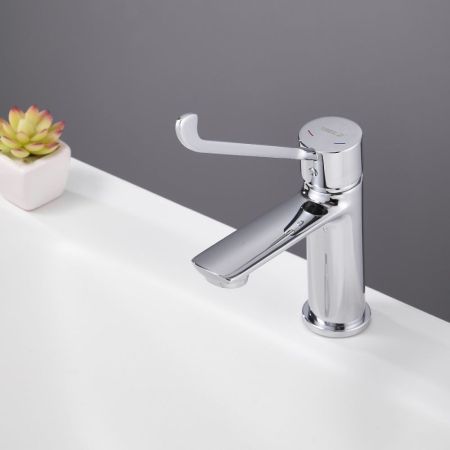 Смеситель для раковины с хирургической ручкой BELZ B10019, хром