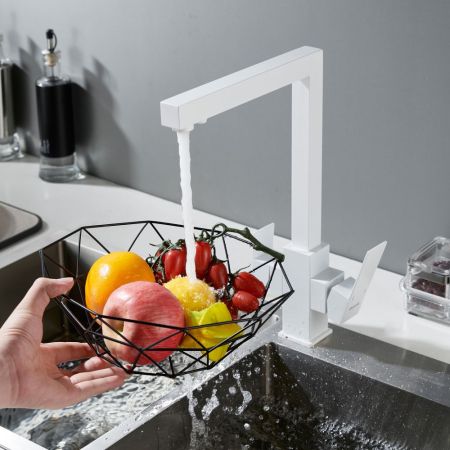 Смеситель для кухни с подключением фильтра Shevanik S148C, белый, артикул S148C