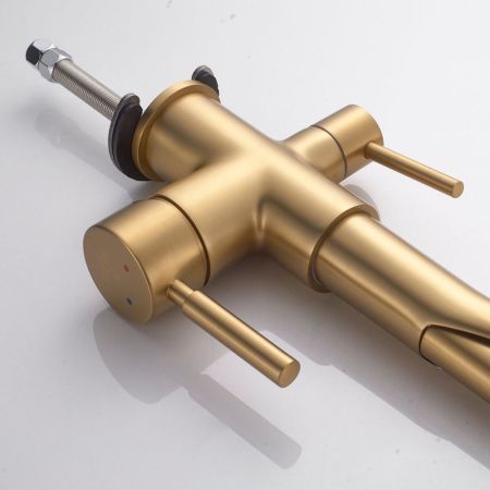 Смеситель для кухни с подключением фильтра воды Rose R658G, золотой сатин