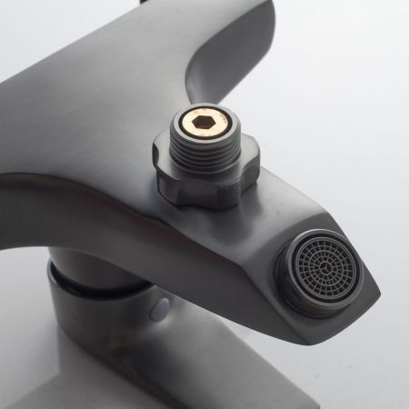 Смеситель для ванны Shevanik S5002T, оружейная сталь, артикул S5002T