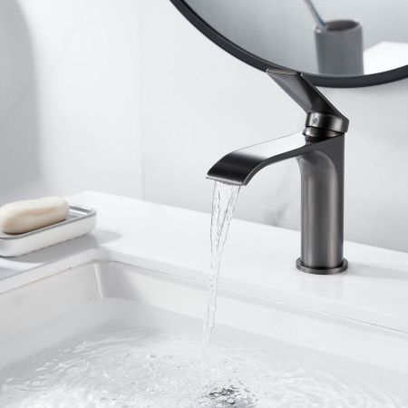 Смеситель для раковины Shevanik S4101T, оружейная сталь