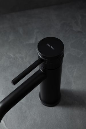 Смеситель для раковины Allen Brau Priority 5.31A01-31 черный матовый, артикул 5.31A01-31