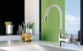 AQG WOLLOBY, смеситель для кухни с гибким белым  изливом, цвет хром