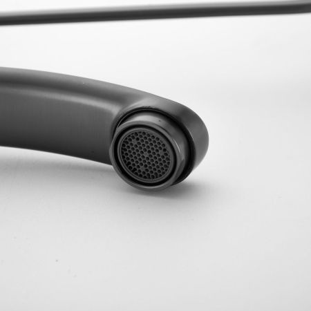 Смеситель для кухни с хирургической ручкой BELZ B19019-3, оружейная сталь, артикул B19019-3