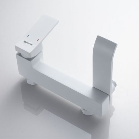 Смеситель для ванны Shevanik S4002C, белый