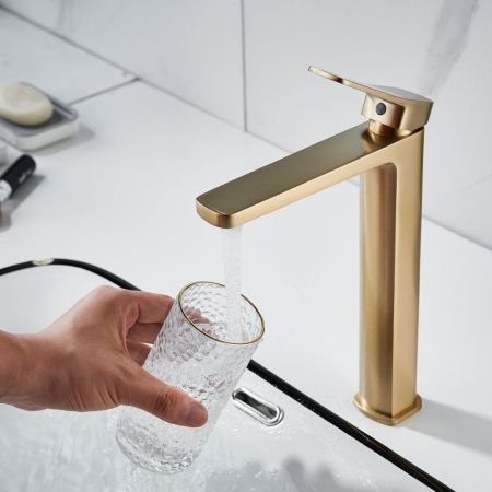 Смеситель для раковины Shevanik S9911G, золотой сатин, артикул S9911G