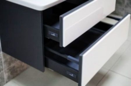 Тумба под раковину Roca Ronda 70 ZRU9302964 подвесная Белый глянец Антрацит, артикул ZRU9302964