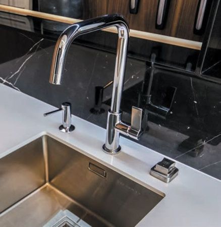 Смеситель для кухни Omoikiri Takasaki OTA-CR-25 Хром