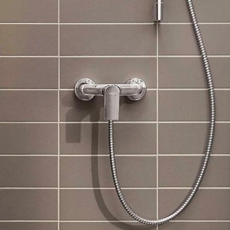Смеситель для душа, Hansgrohe, Rebris E, тип открывания воды-однорычажный, тип регулирования воды-керамический картридж, монтаж-настенный, отверстия для монтажа-2, цвет-хром, артикул 72650000