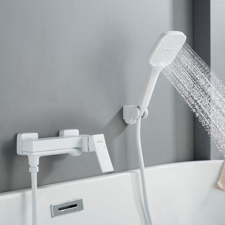 Смеситель для ванны Shevanik S4002C, белый