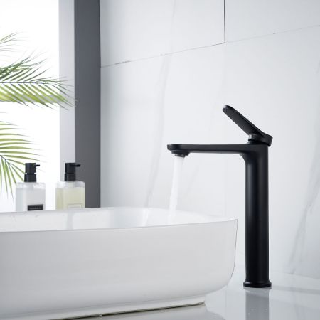 Смеситель для раковины высокий Shevanik S4311H, черный