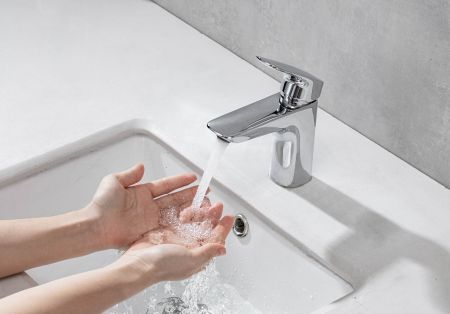 Смеситель для раковины 97 с донным клапаном AQUATEK AQ1011CR ВЕГА