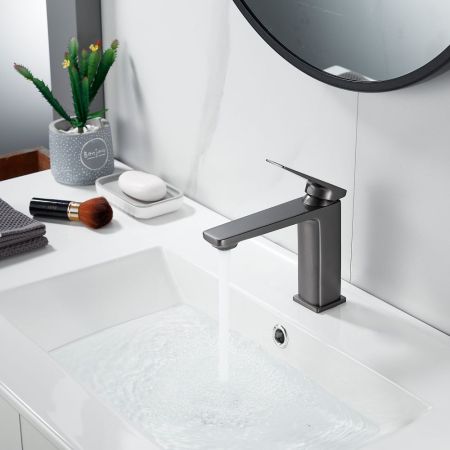 Смеситель для раковины Shevanik S8901T-1, оружейная сталь